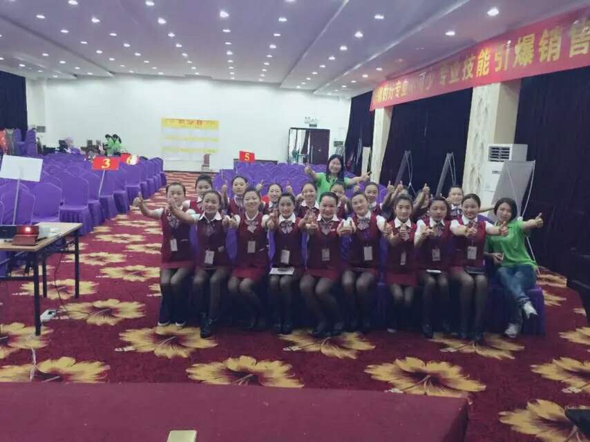 【宝丽养生会所】四店同时携手法国·峰尚美内衣show