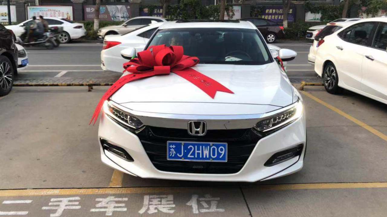 恭喜許先生喜提新車