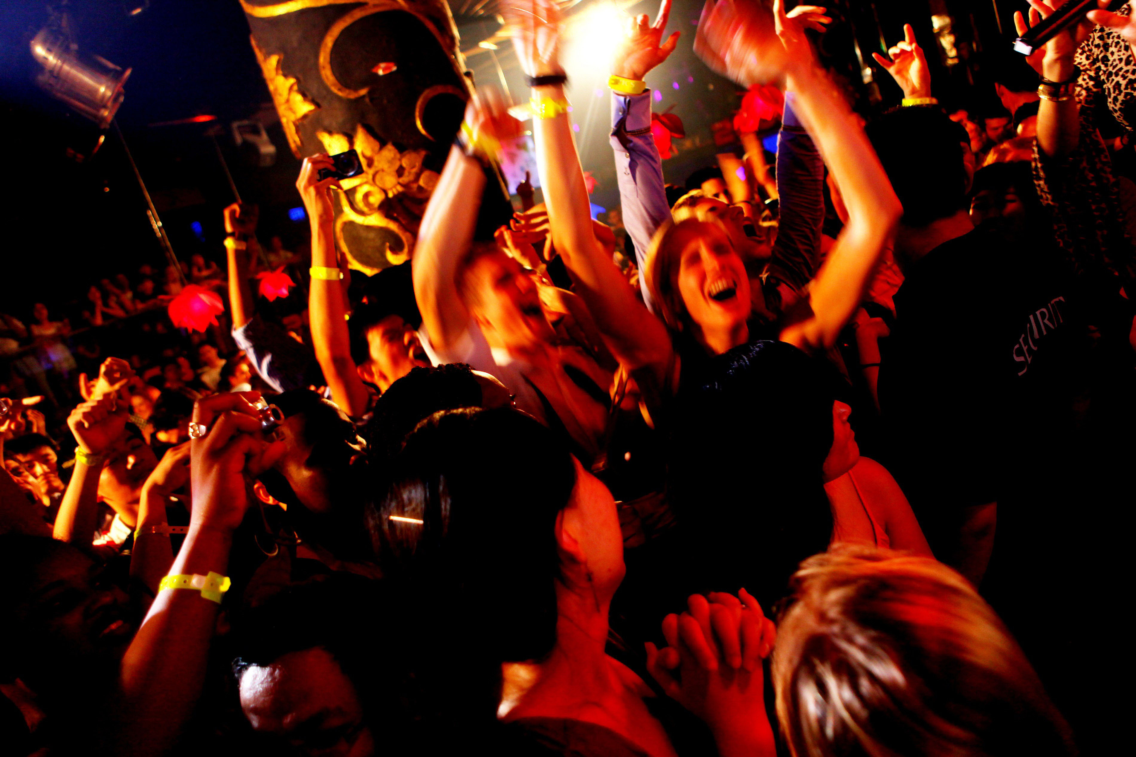 不一样的韩风来袭,不再模仿.香港,韩国两地新星实力跳唱组合