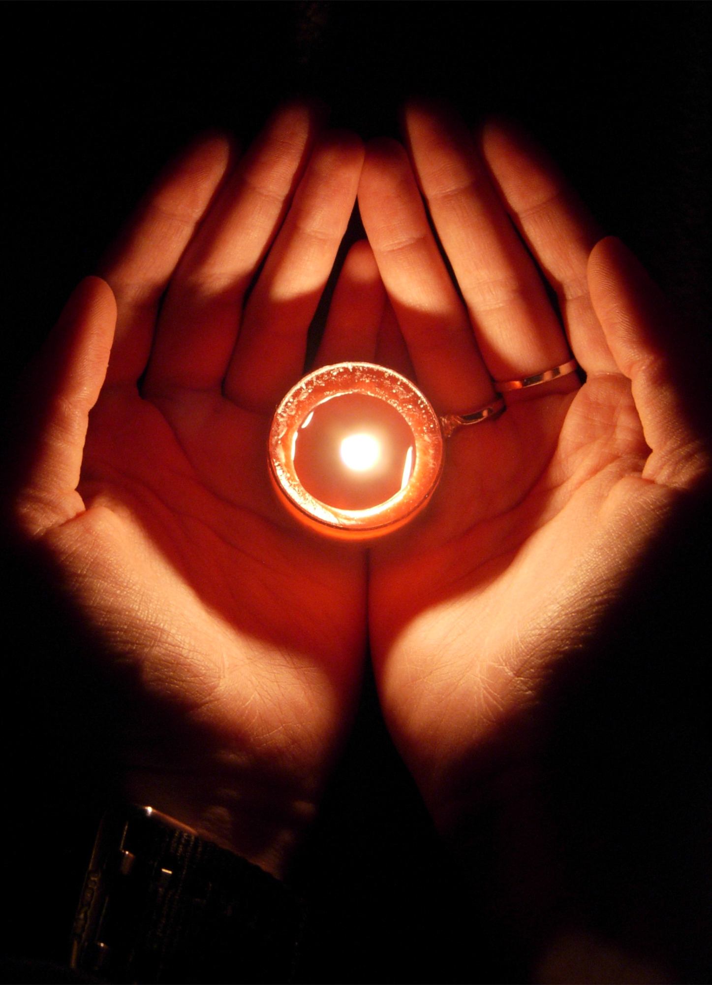 沉重悼念溺水逝者